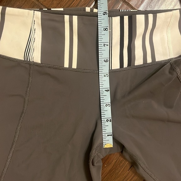 Lululemon Gather & Crow Crop Soot Light / Groovy Stripe Nimbus Size 8 - Picture 8 of 11